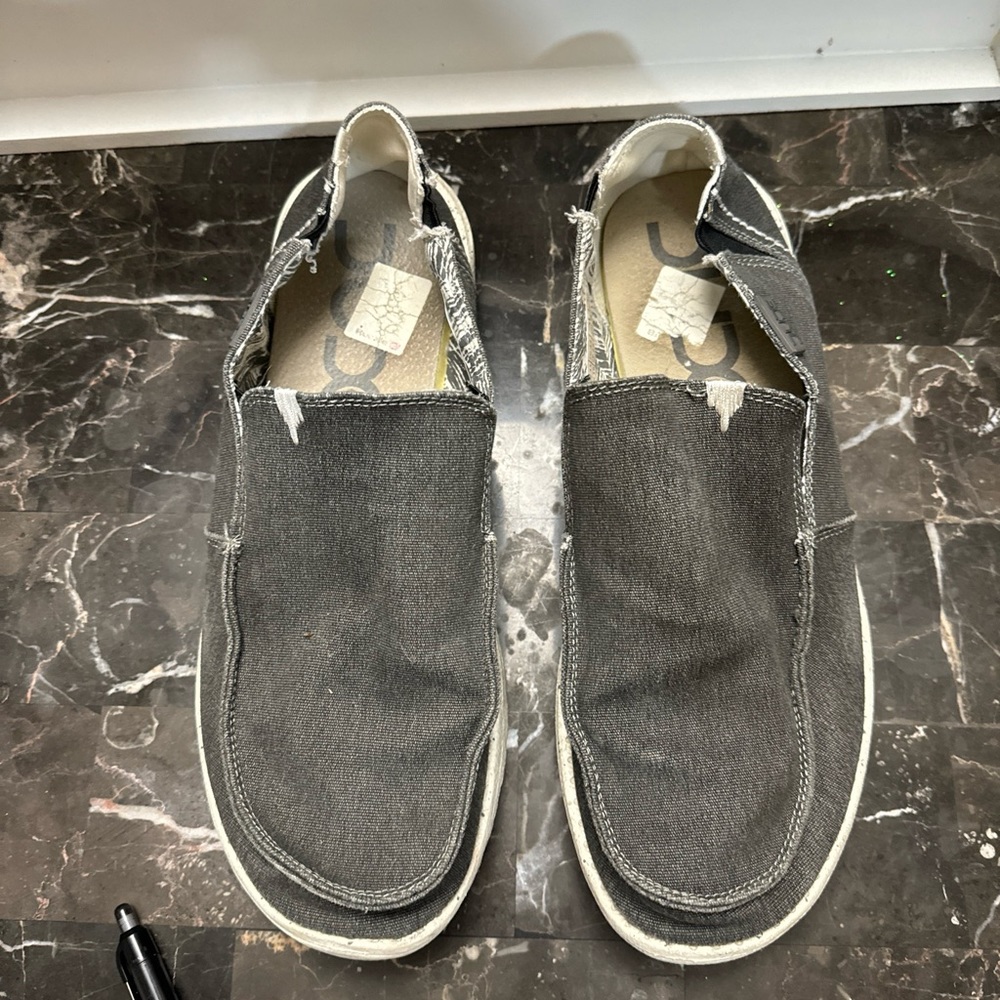 Hey Dude Chan B Gray